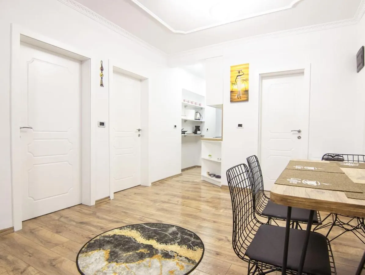 شقة Dea'S Home Tirana Center ألبانيا